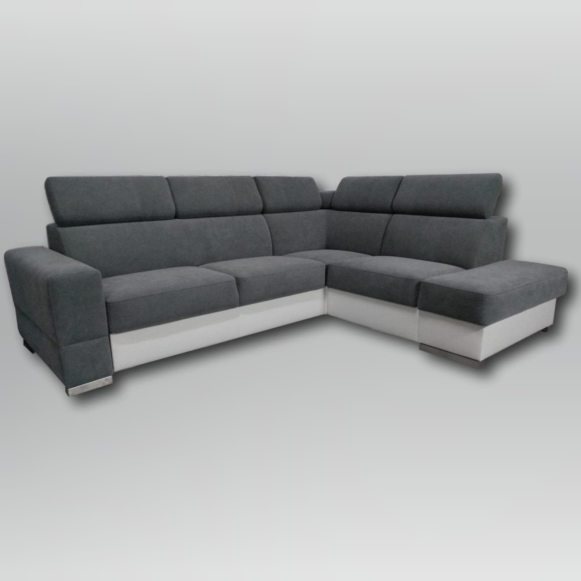 Siesta with ottoman
